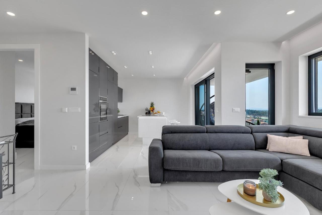 Luxury Seaview Apartment Dzenan Makarska Eksteriør bilde